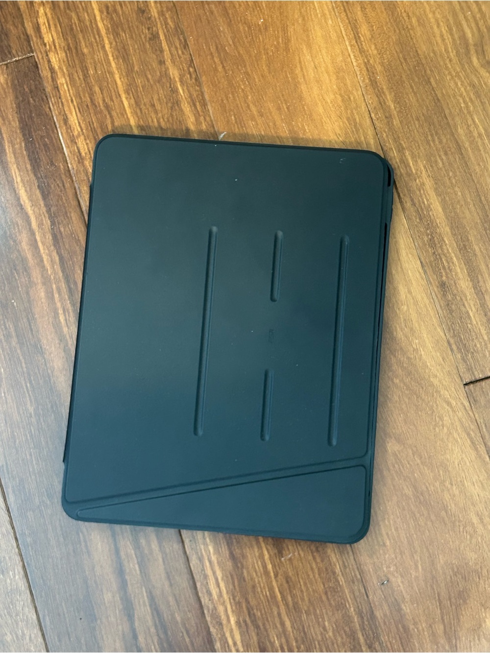 ESR Black iPad Case - iPad Air 7th Generation